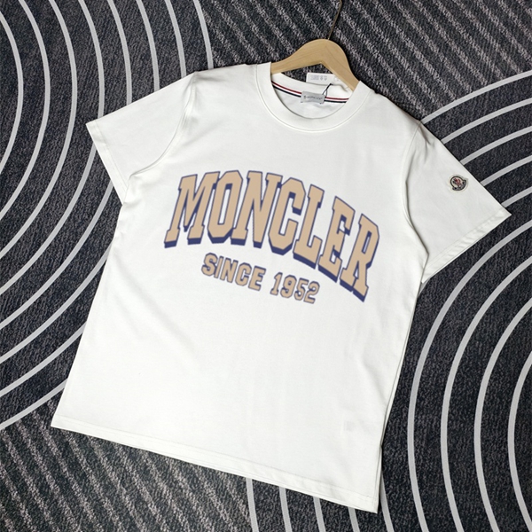 モンクレールTシャツ正面デザイン